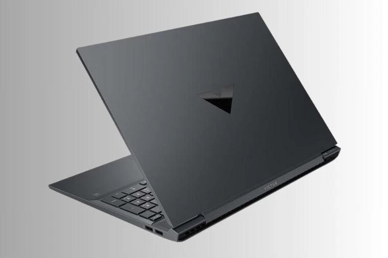 Dày 2.35 cm, nặng 2.2kg, logo chữ V sáng bóng.